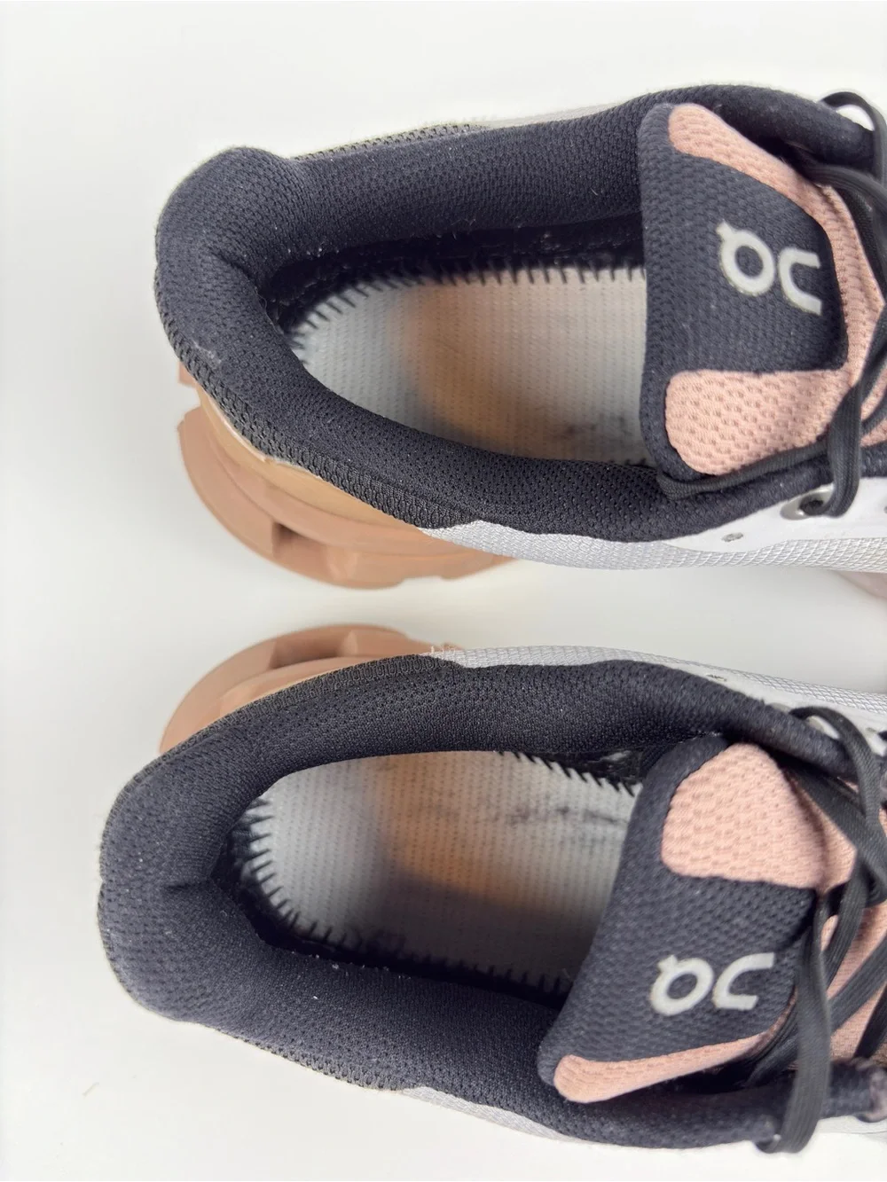 On Cloudflyer Running Sneakers